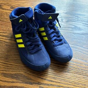 Boys Adidas wrestling shoes - like new!